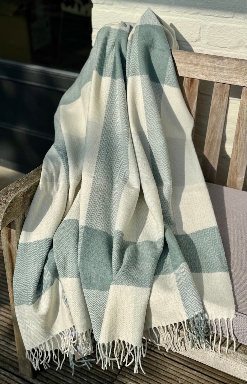 FOXFORD 100% lambswool throw