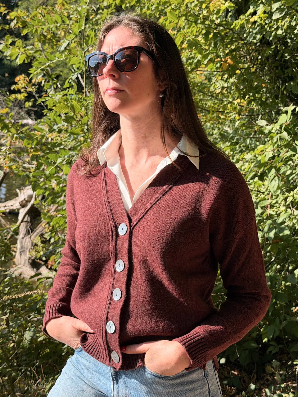 ELENA Geelong cardigan with V neck