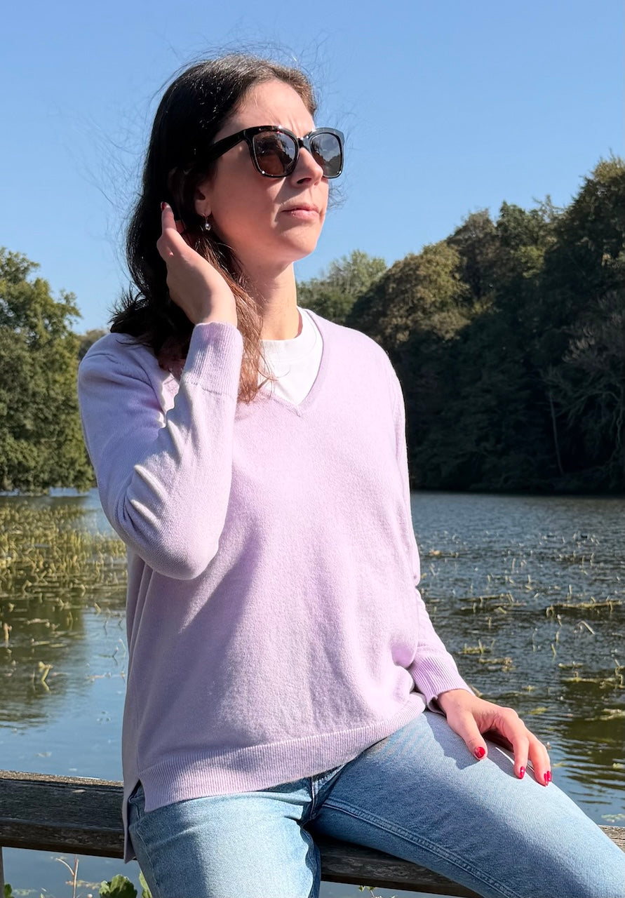 JULIE Vee neck cashmere sweater
