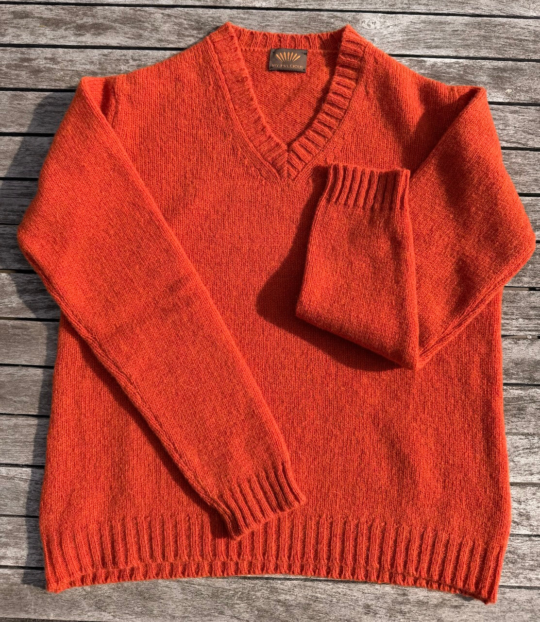 JUNE single vee sweater