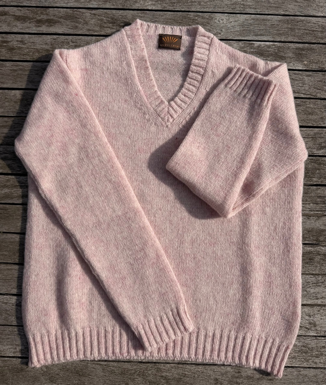 JUNE single vee sweater